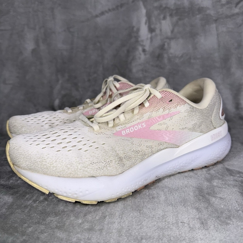 Brooks Ghost 16 Women's Size 11B Running shoes Coconut Zephyr White Pink
